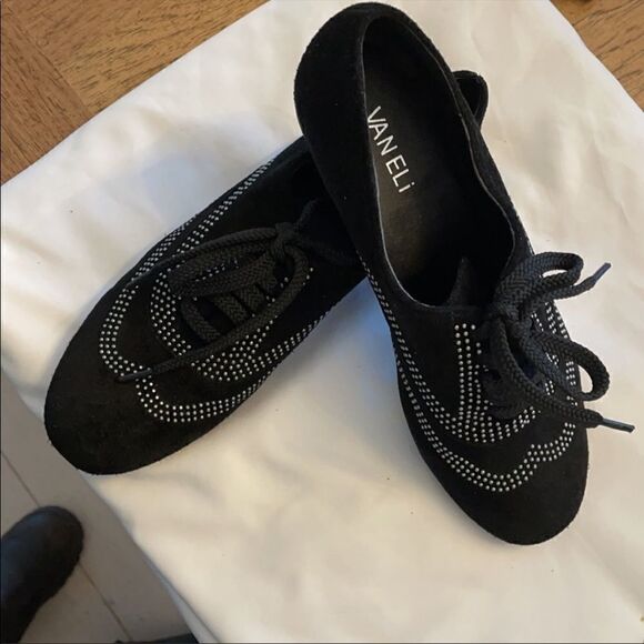 VANELI LACE UP FLATS.  NEW - Picture 7 of 7